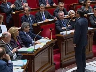 Fillon répond à la caricature de la gauche