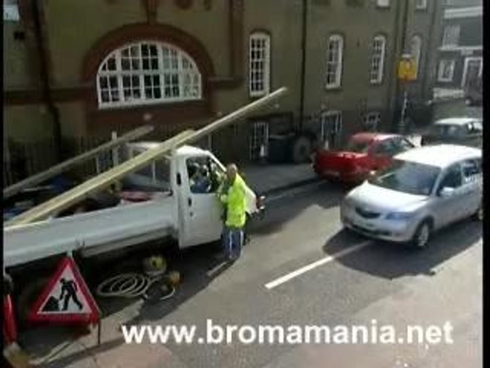 Mazda 2 - L'art de bien se garer