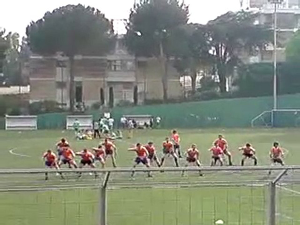 le Haka ... mou des guerriers du RCCB au tournoi de Cassis.