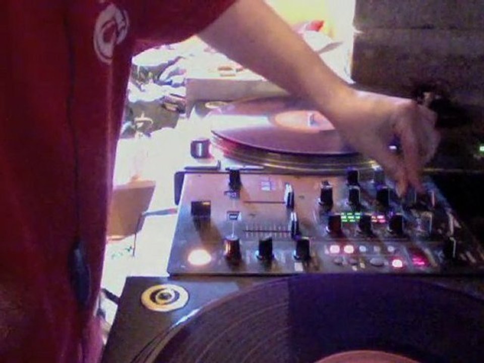 DeeJay Pee en mode electro