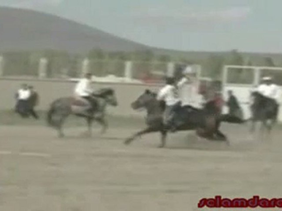 Yiaitler Silkinip Ata Binende-Hasan Mutlucan