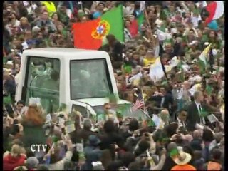 Thousands flock to Portugal shrine ahead of pope visit