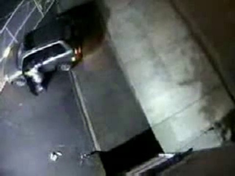 Régis oublie de mettre le frein à main