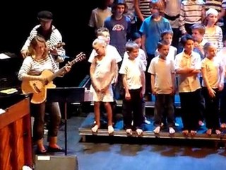 20100510 Clara chante La Mer au Pin Galant