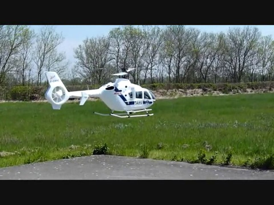 EC 135 SAMU (électrique) ech 1/8