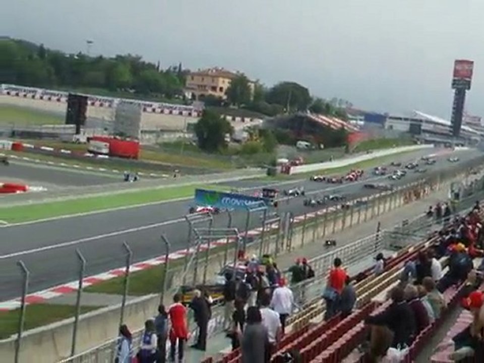 Salida de la GP3 en Montmelo 2010 (Domingo)
