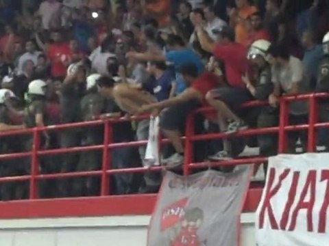 RedPlanet.gr Olympiakos - Μίλκοβιτς (2)
