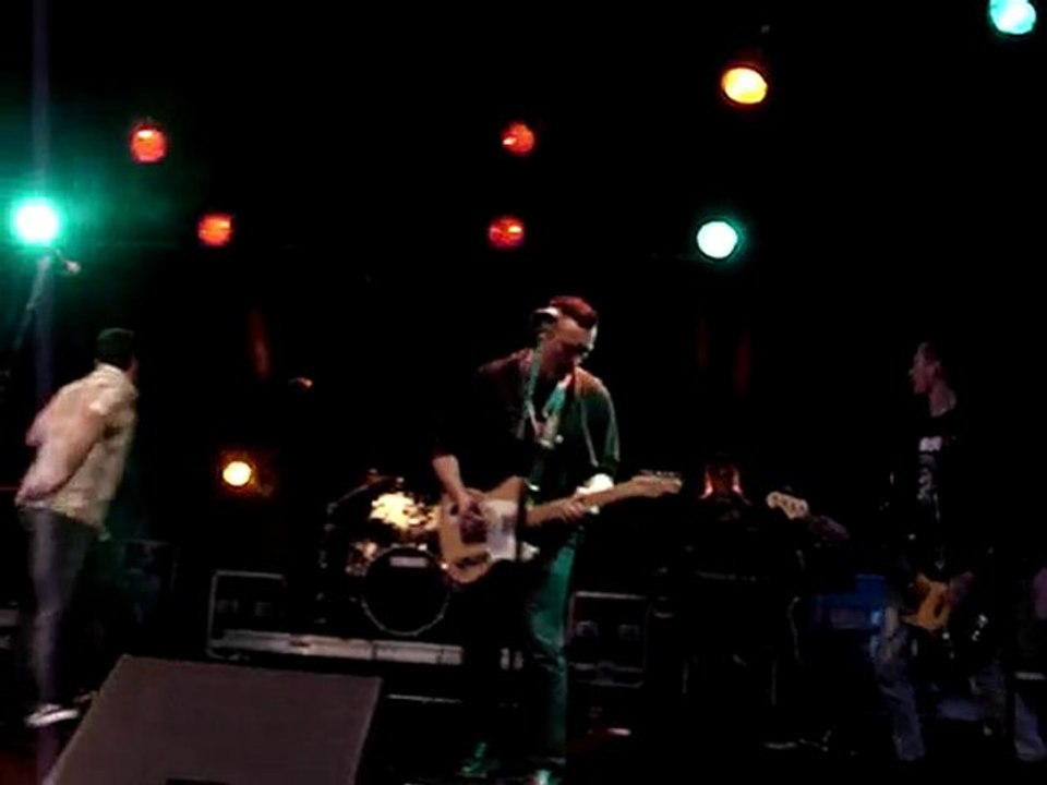 Smoke like a fish - Festival FAC OFF