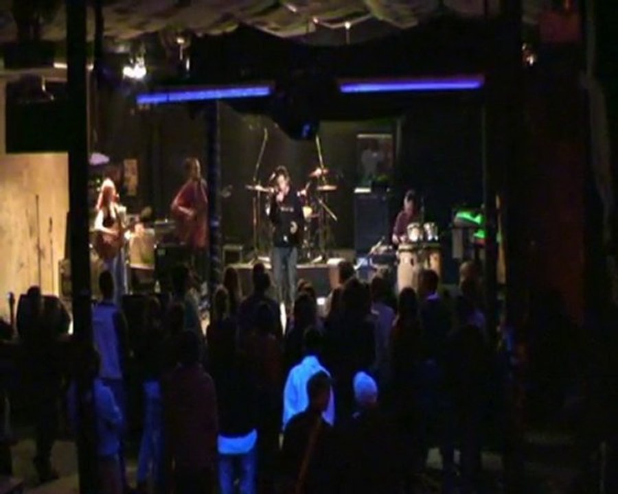 Je libère ton ésprit de Love and Peace live au C.A.T.