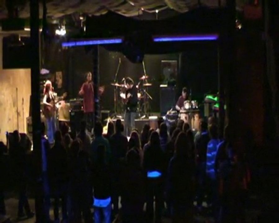 J'ai pas de face remix de Love and Peace live au C.A.T.