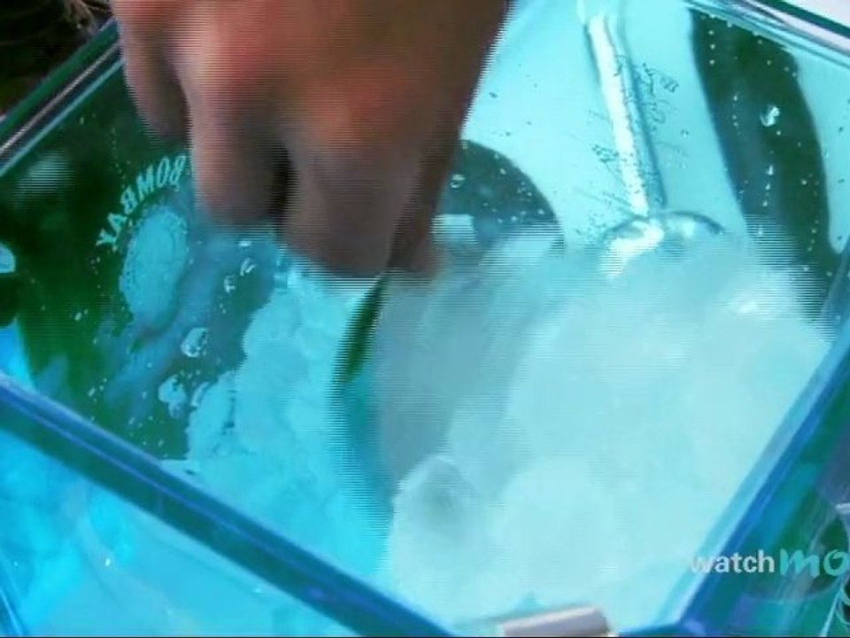 How to Make Gin Sangria