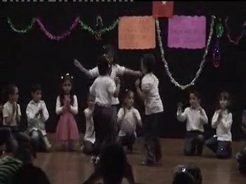 Karaböcüler kolbastı oynuyor