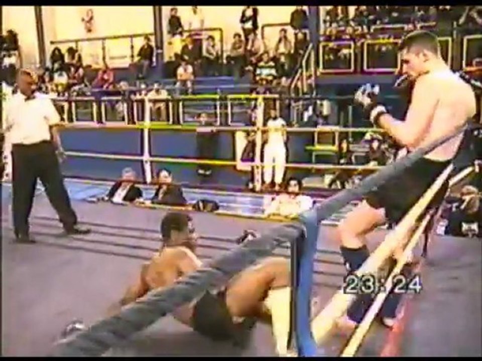 Jackson CORREIA vs Paul PIETRI - Kick Boxing  Classe B  84kg