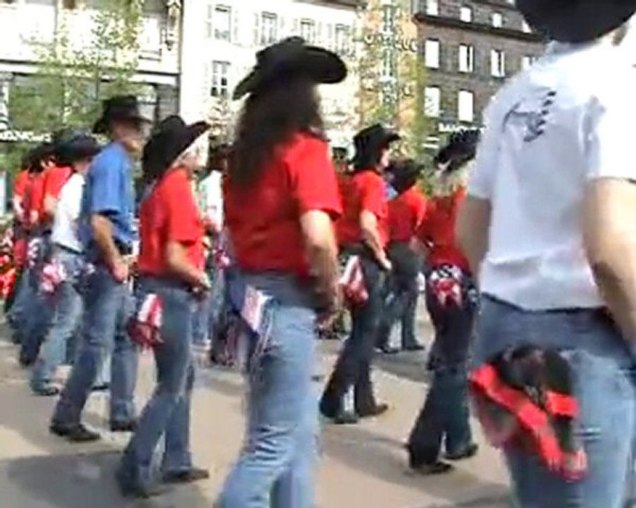 CLERMONT-FERRAND - Carnaval 2010 - STUPIDVILLE