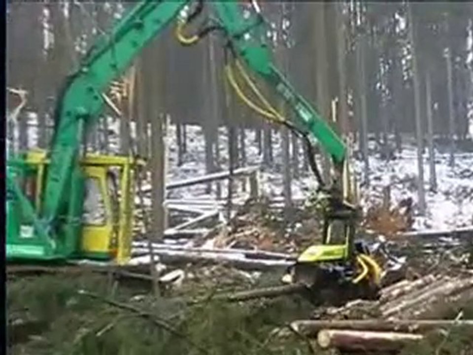 AFM 85 Magnum on Liebherr