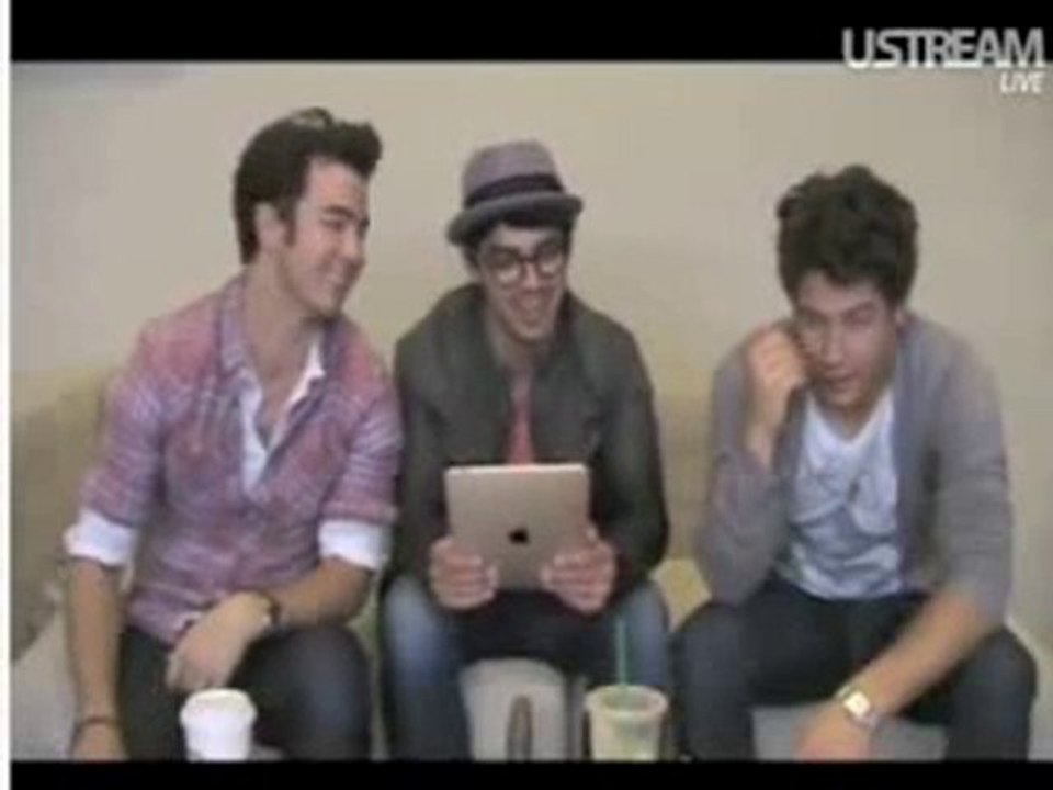 Jonas Brothers Live Chat, 13/05/10 Cuarta Parte