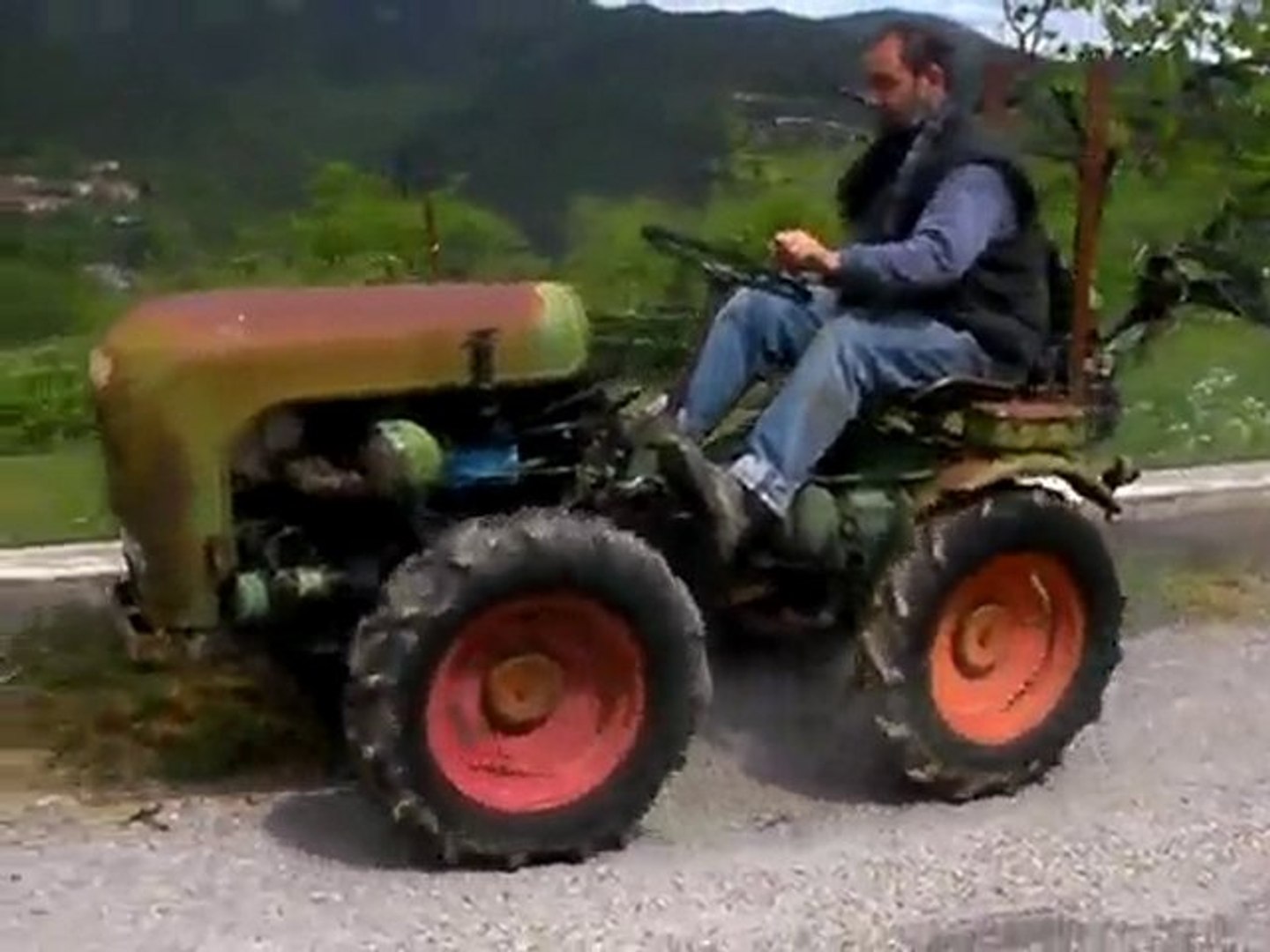 Tracteur Holder A12 - Vidéo Dailymotion