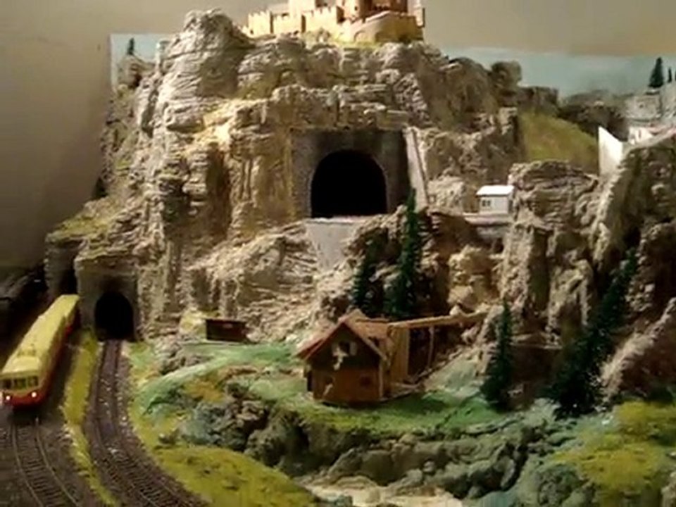 Mon reseau  train HO filmé le 14 MAI 2010