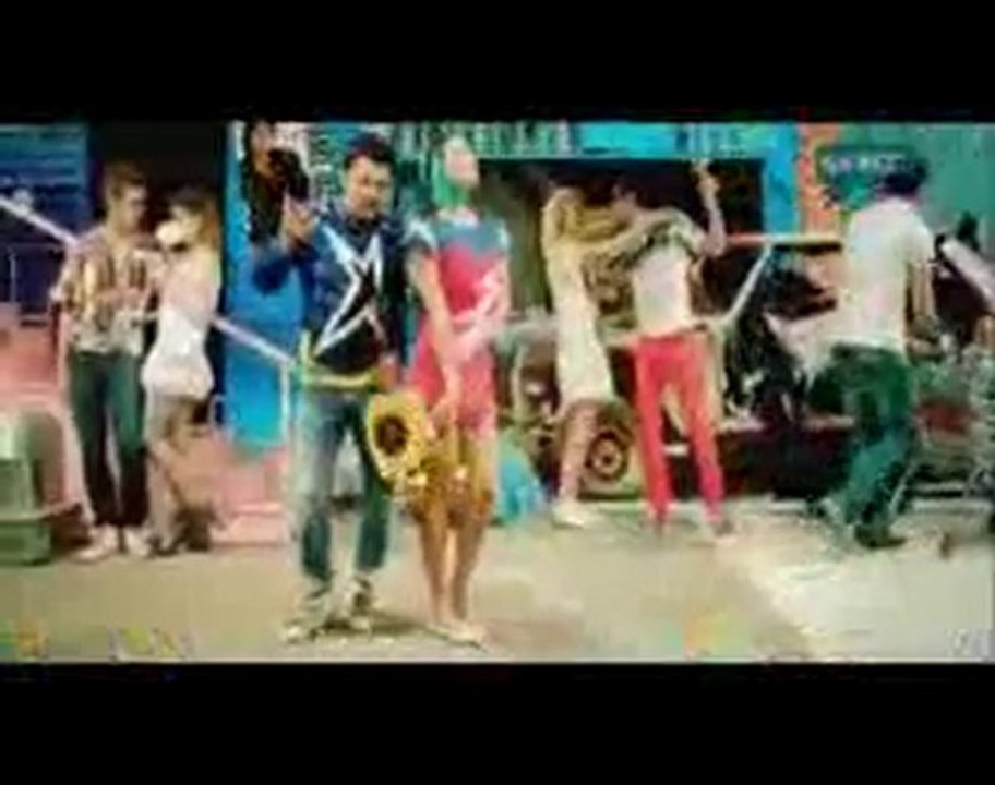 Emir - Şiki Şiki 2010 Orjinal Video Klip www.akgulfm.com