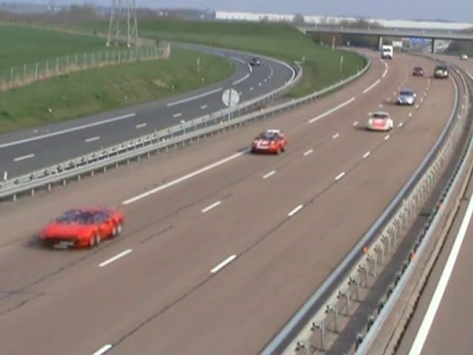 Passage du Tour Auto 2010 sur l'A6 à Courtenay