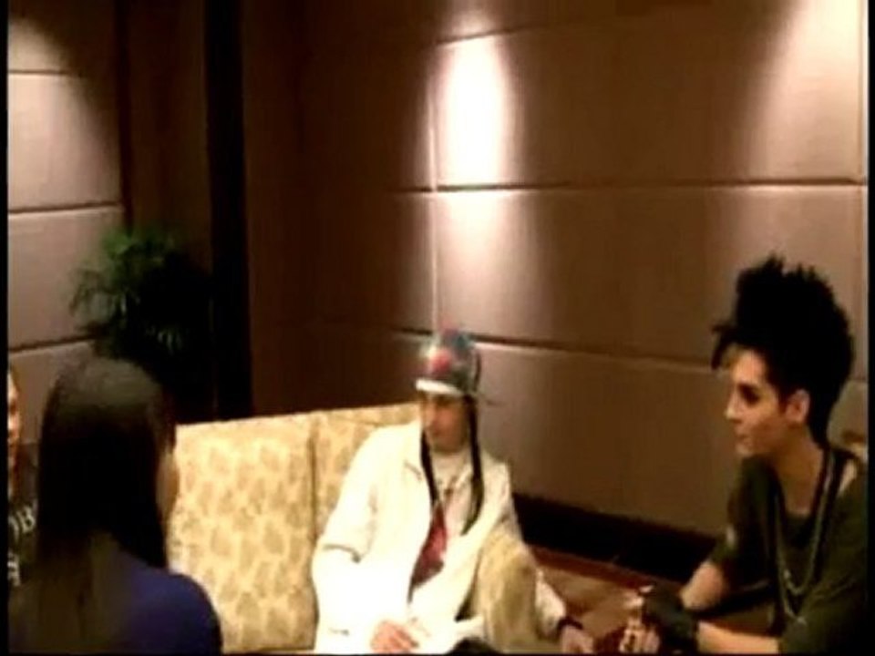 11-5-2010 - Fly FM (MY) - Hunny interviews Tokio Hotel