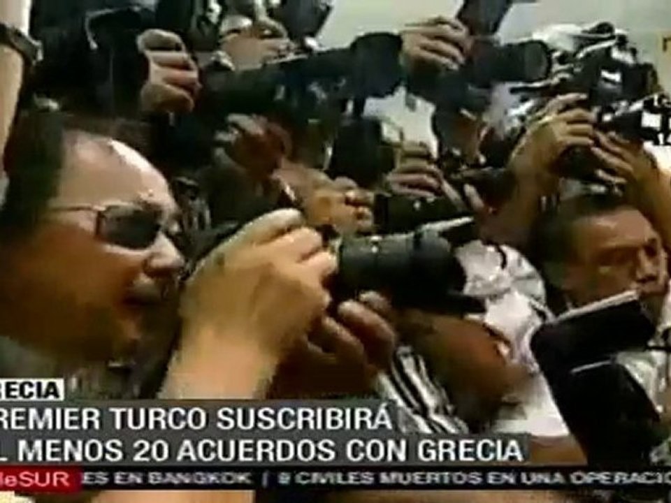 Premier turco visita Grecia
