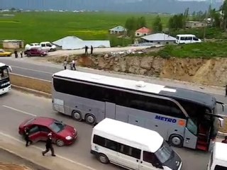 Panzer Çocuğa Çarpıp Kaçtı Vatandaşlar Yolu Trafiğe Kapattı