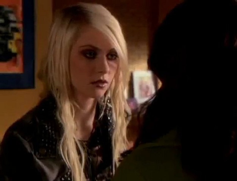 YouTube- Gossip Girl 3.22 Sneak Peek Blair and Jenny