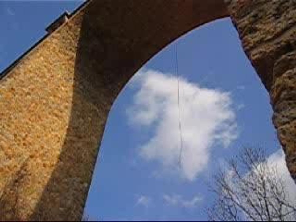 SAUT D'UN PONT