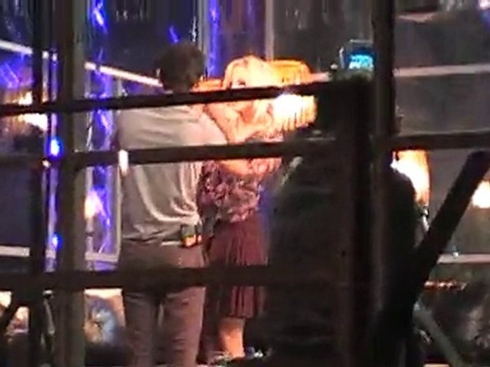 אלירז ואורלי רוקדים