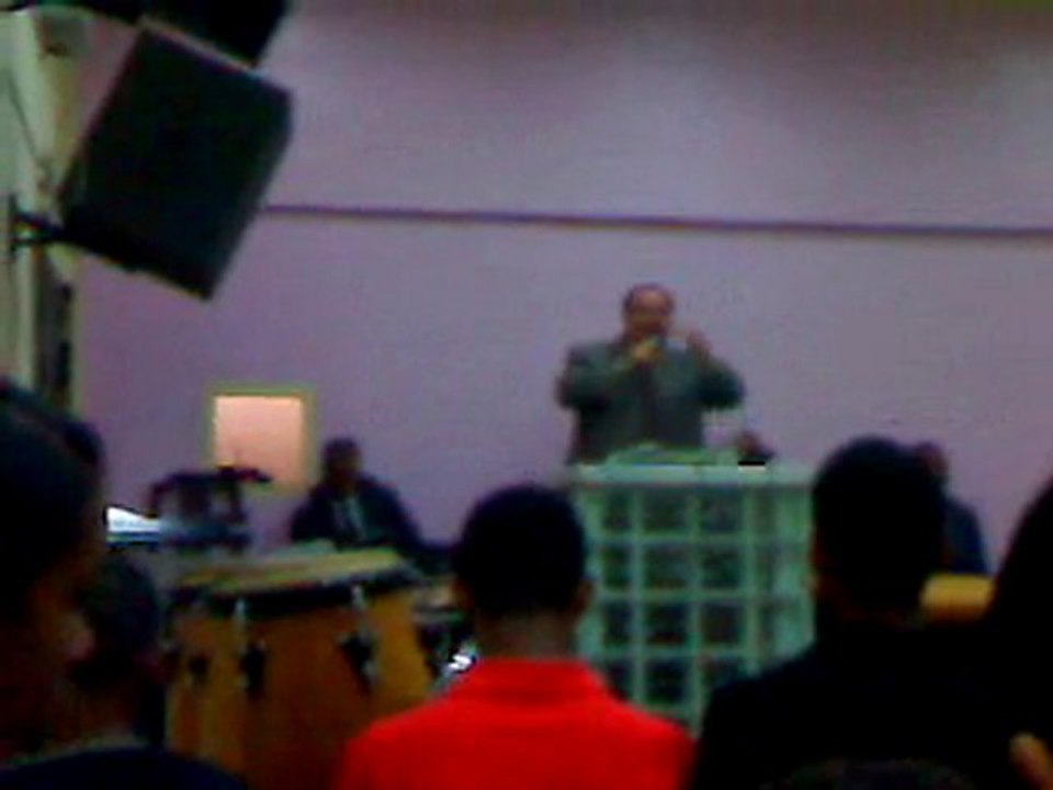 ev. João Paim-prega em Deodoro rj