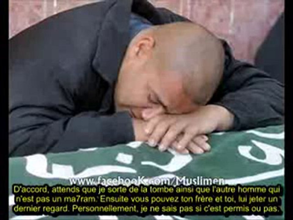 CE CORPS QUE LA TOMBE REFUSE  ...