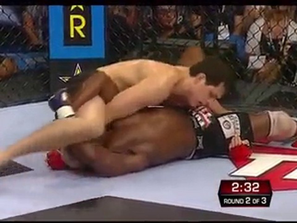 Roger Gracie vs Kevin Randleman  round 2 Strikeforce