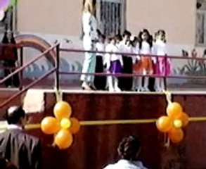 HAYATİ REÇBER ANA OKULUNDA (23 NİSAN ŞİİRİ OKUYOR,23.04.09)