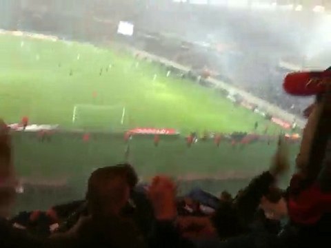 PSG - montpellier Virage Auteuil 15.05.2010 - Ca va péter !!