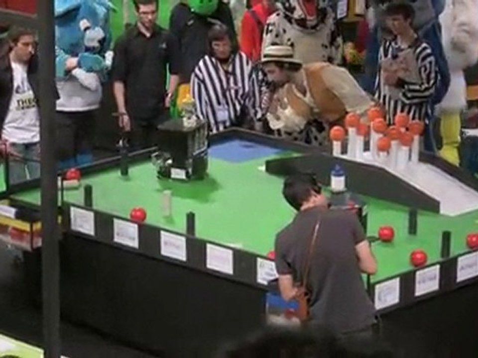 Eurobot 2010 quart finale France Microb / ESEO Chomp