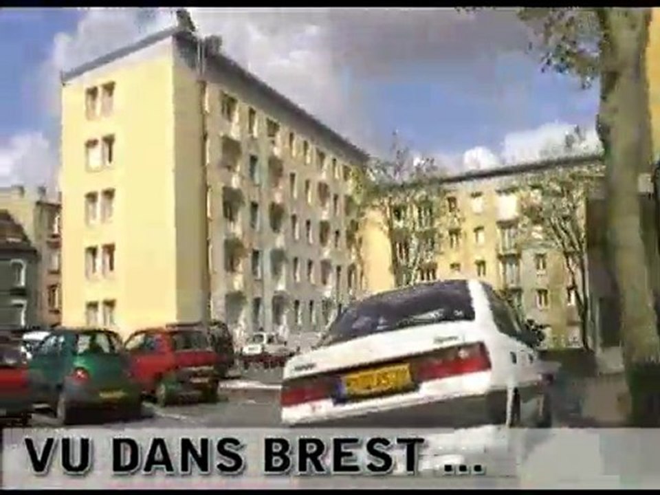 Affichage sauvage  - Rue ecole navale