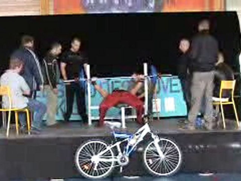 37 reps validées au 100kg d' ecrouves le 15 mai 2010