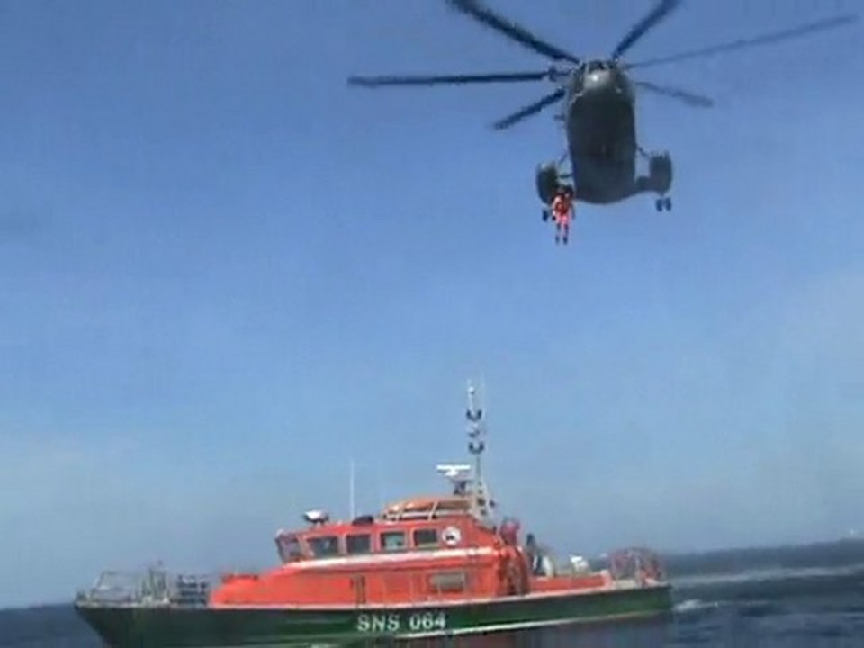 L'ABER-WRAC'H 29 SNSM 27 04 2010 Adieux SUPER-FRELON LANDEDA