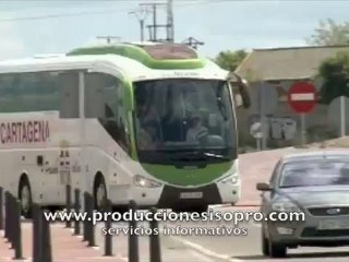 Llegada del autobus del Cartagena al Helmántico
