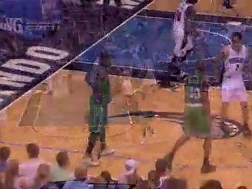 Rajon Rondo throws a nice pass to Tony Allen, who finishes w