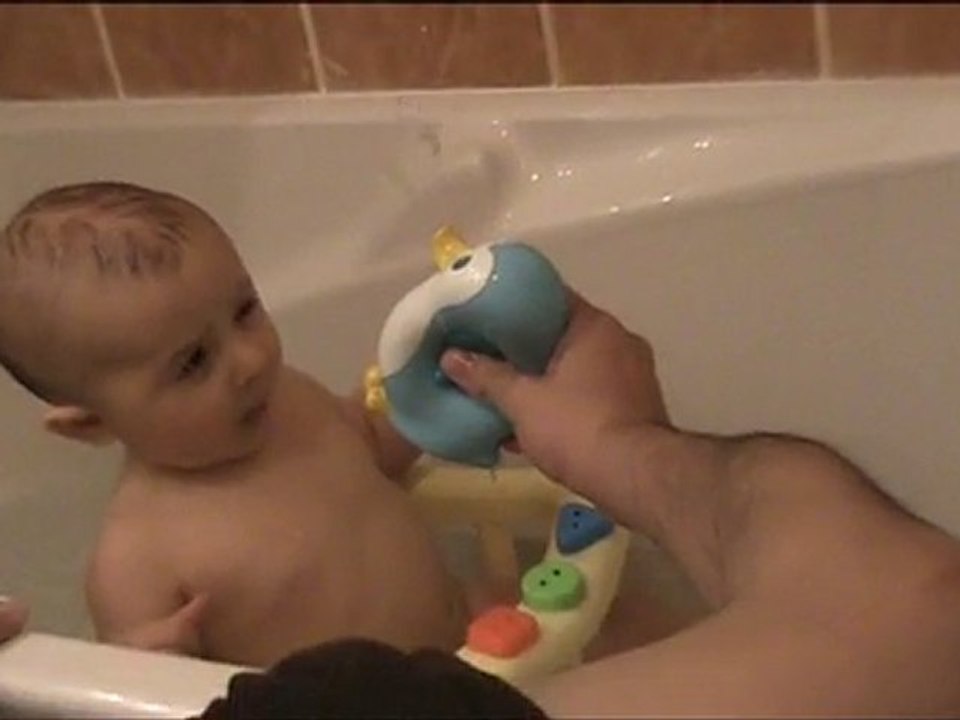 avec pingouin dans le bain