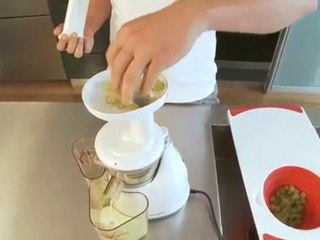 Hurom Slow Juicer - Set Up and Demonstration