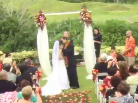 Best Hawaii Wedding Photographer for Your Hawaiian Wedding