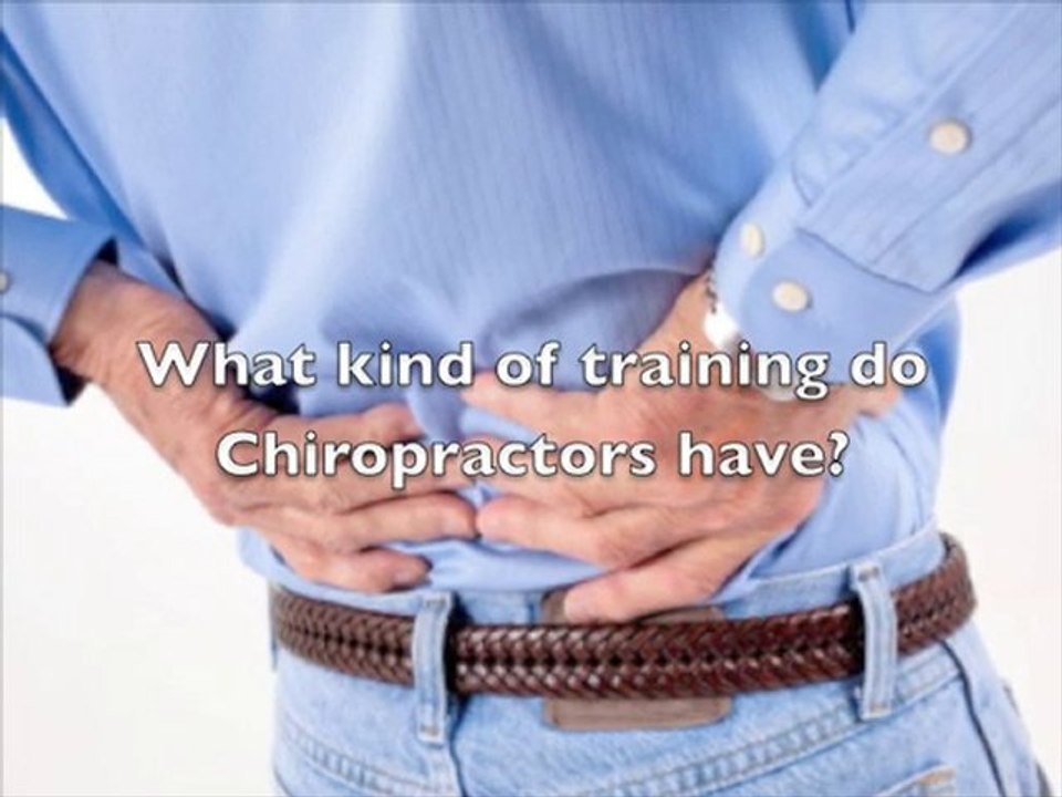What does a chiropractor do? by Phoenix Chiropractor