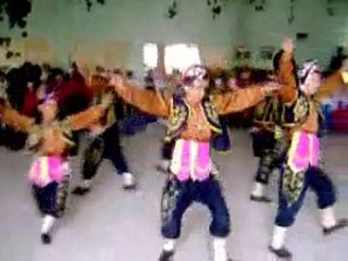 DEDEMLİ ZEYBEK KIZLAR