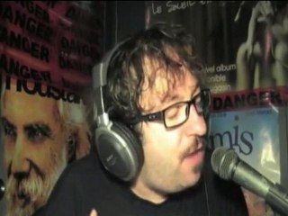 15 mai 2010 : Les seins en éliume