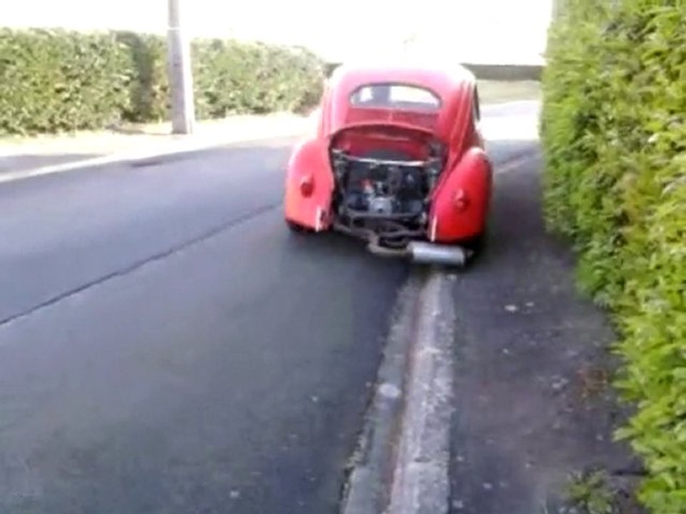 Coccinelle Ovale de 1955 by u171- Premier démarrage