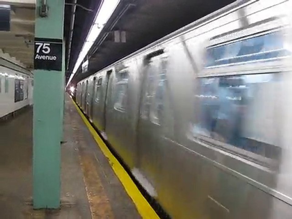R-160 (E) Departing 75th St. Station.