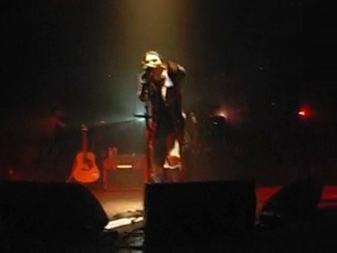 Saez - Usine d'Istres 15/05/10 - Regarder les filles pleurer